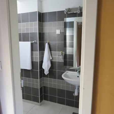 Apartamento 9 *